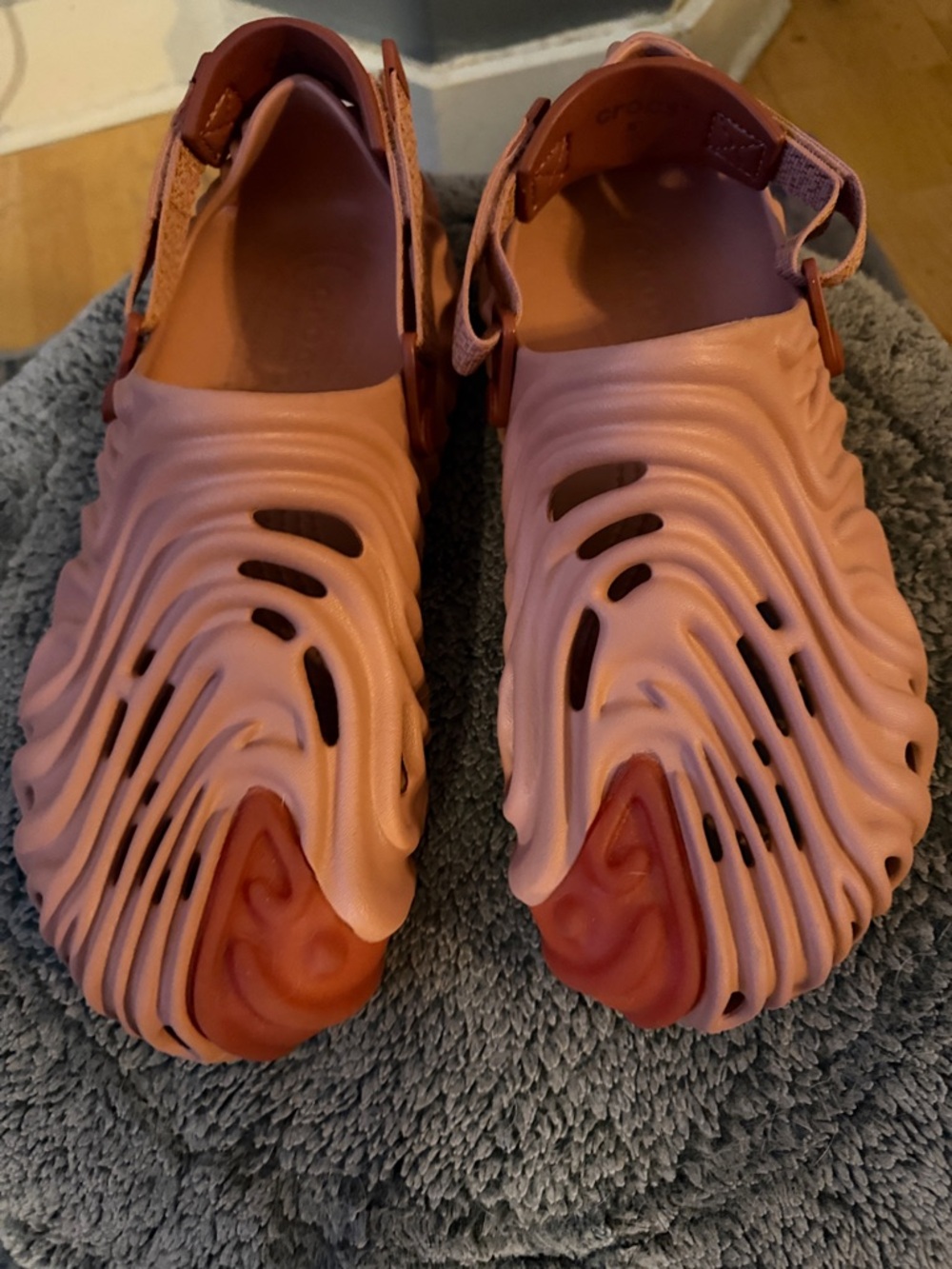 CROCS  men’s Pink/Coral Sculpted Foam Clog Sandals